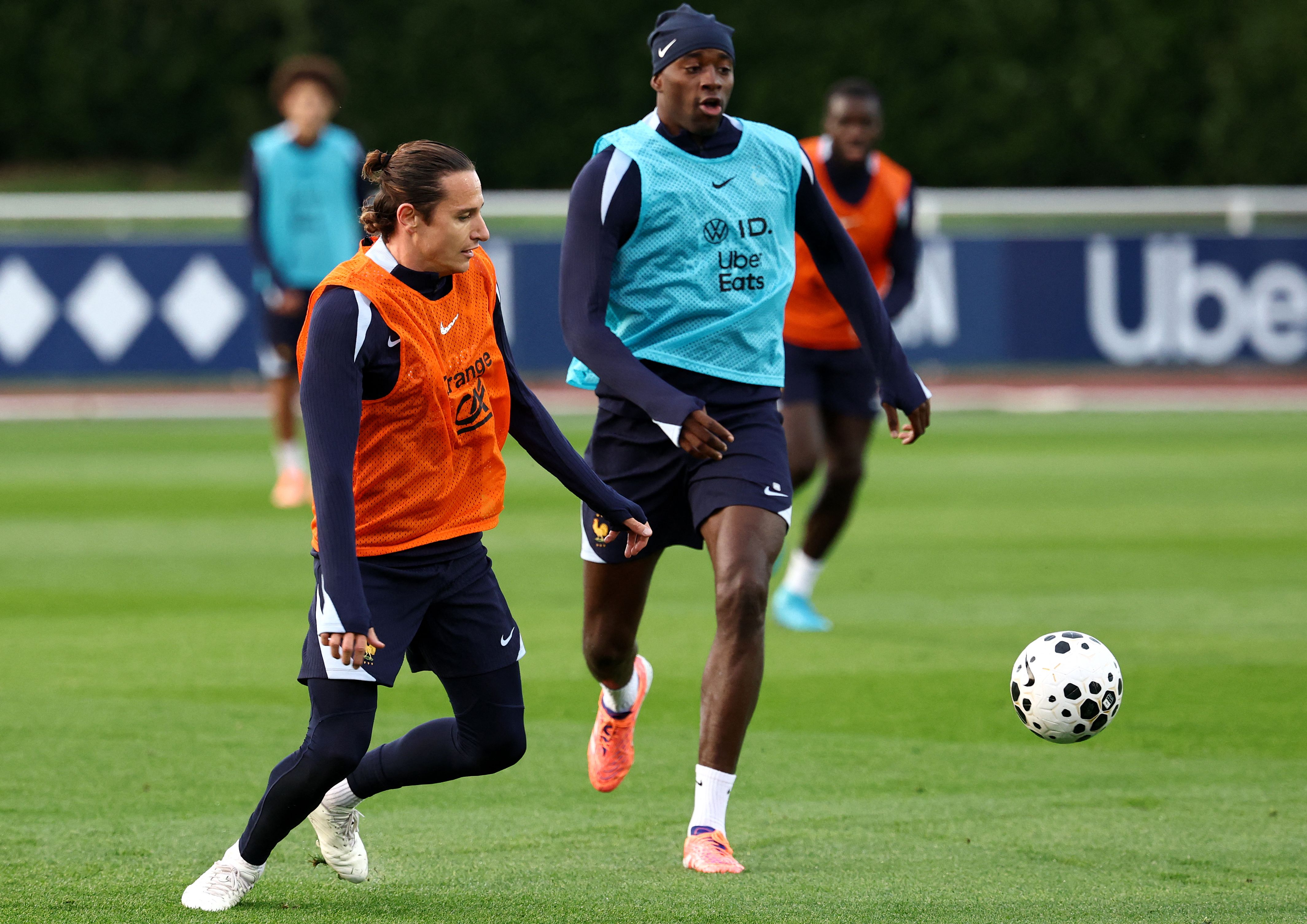 关于罗马发布备战花絮,赛前迎来里程碑,法国杯任务艰巨,团队化学反应显著的信息 关于罗马发布备战花絮,赛前迎来里程碑,法国杯任务艰巨,团队化学反应显著的信息