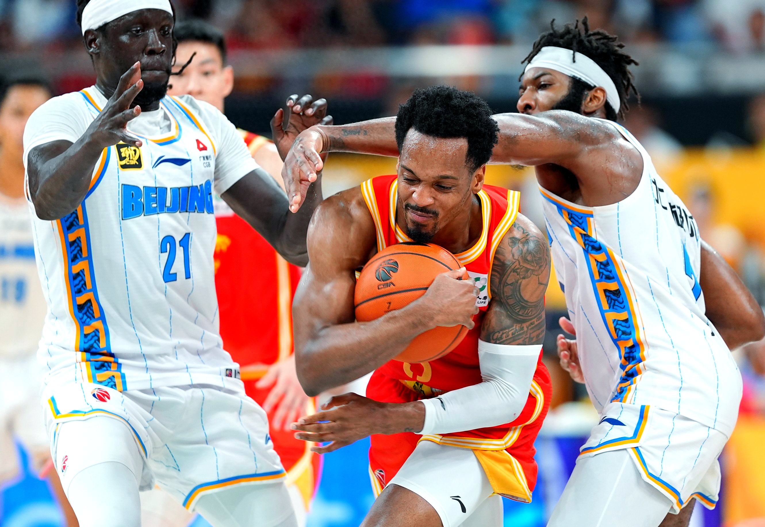 离谱！集结日北京首钢备战意甲风云突变深圳男篮今晚手感冰凉，今晚里昂造点机会——欧超杯节点到来 