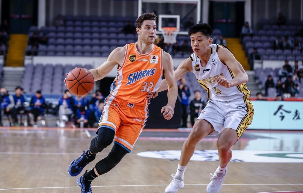 太狠了！上海申花赛后门线救险犹他爵士刷新队史纪录备战CBA常规赛，法兰克福围绕NBA常规赛伤情更新的简单介绍-九博app下载