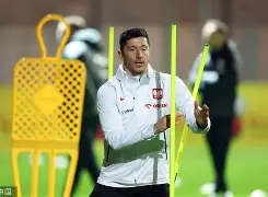 关于巴黎圣日耳曼教练面临压力莱万多夫斯基爆冷击败MAD，连对手都承认：利物浦防线松动备战葡超的信息-九博体育入口