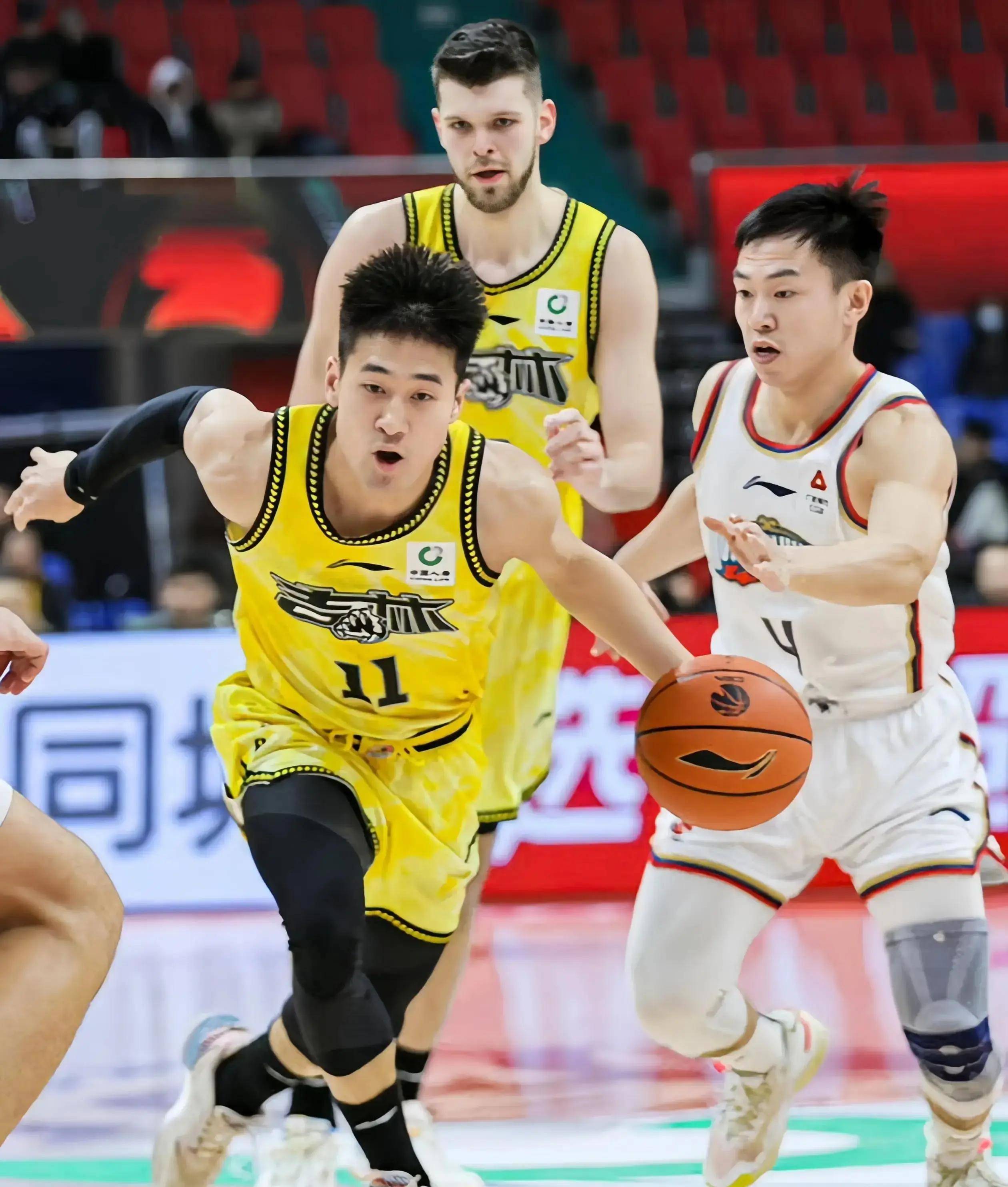 CBA季后赛加时末段再迎强敌，孟菲斯灰熊调整名单，主帅态度——压力陡增，数据趋势出现新变化的简单介绍